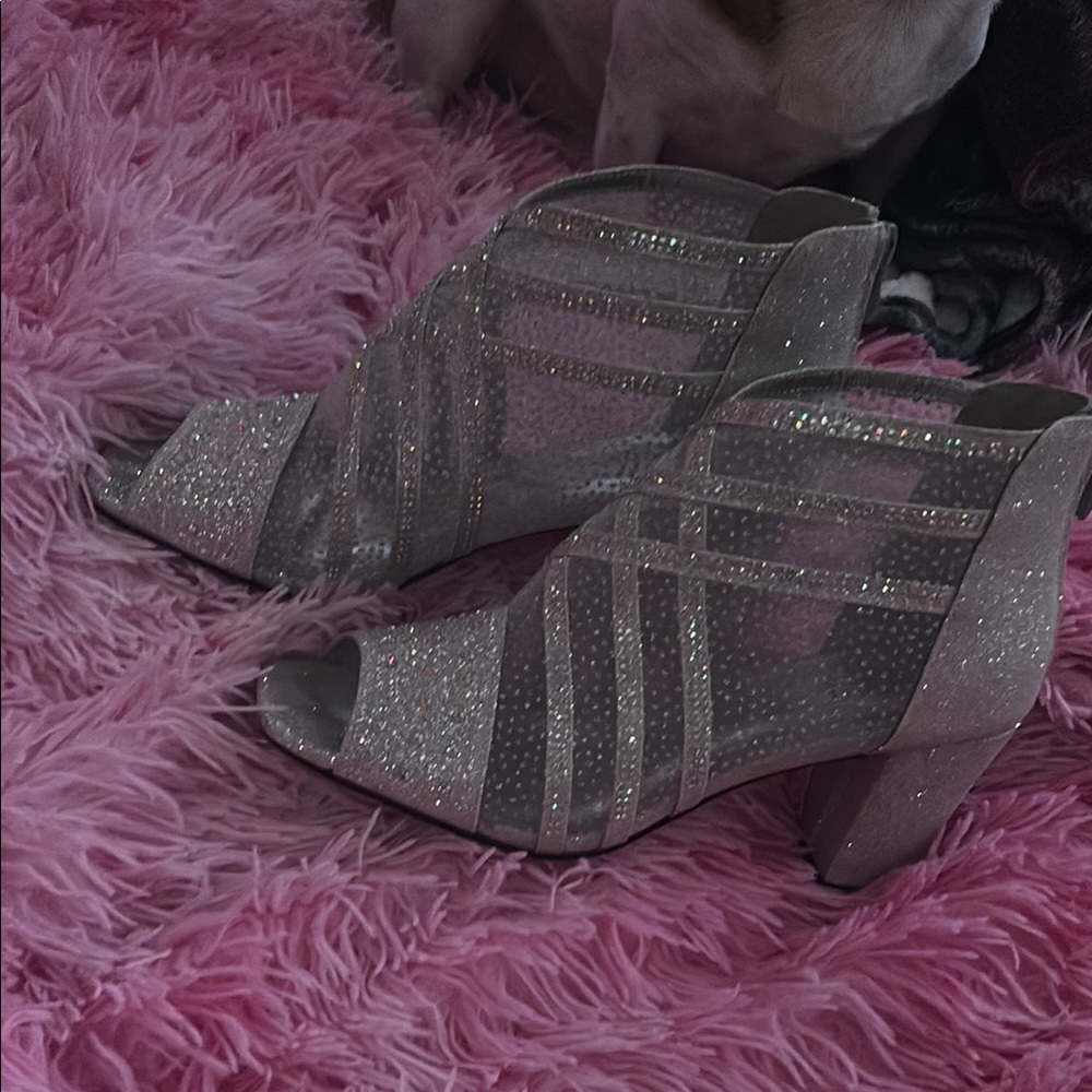 Valenti Franco Silver Heels Modern Design